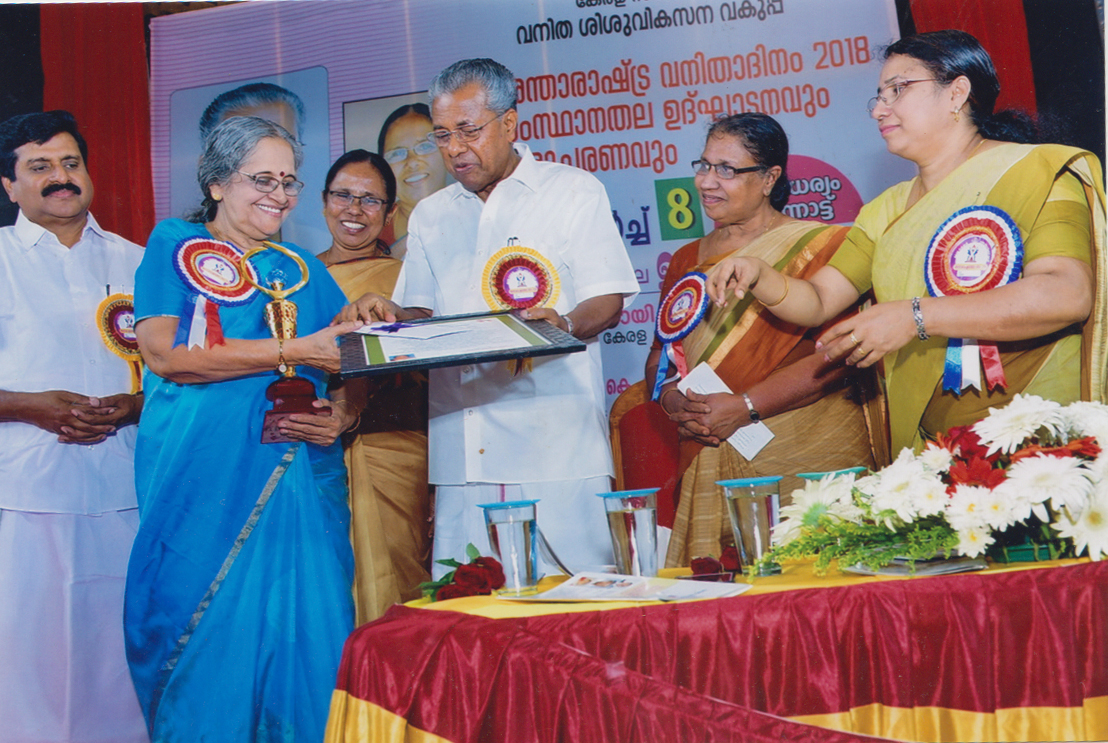 T.Radhamani wins Vanitha Ratna Award